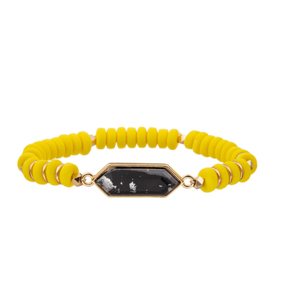 4 pulseras hechas a mano de encargo de las gotas de los colores con el colgante regular del hexágono