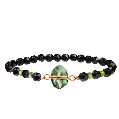 El cálculo biliar hecho a mano tallado gotea las pulseras con el cristal irregular plateado oro