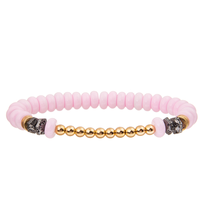 4 pulseras hechas a mano de las cuentas de cristal de los colores fijadas con el oro plateado alrededor de gotas