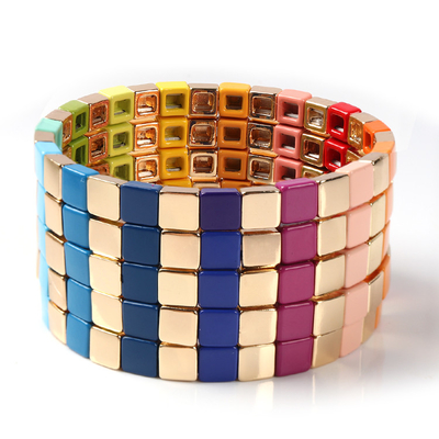 La pulsera geométrica de la teja del esmalte, estiramiento multicolor goteó las pulseras