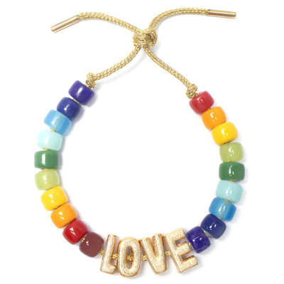 La letra inicial que el Forte bohemio del nombre gotea la pulsera con el oro 14k plateó las gotas de cobre amarillo