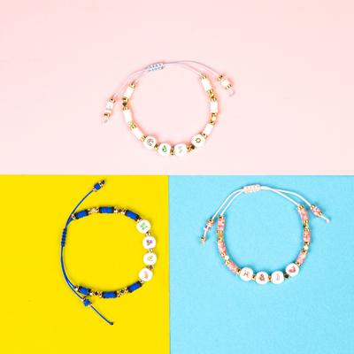 Polímero Clay Beaded Letter Bracelet, pulseras de la gota del alfabeto de 7.4*8m m