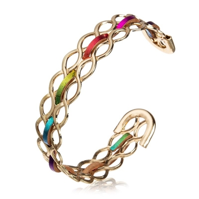 Pulsera de cuero del arco iris inspirado con el puño abierto torcido del metal del estilo