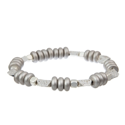 La barra de metal pavimenta gotas que la pulsera hecha a mano fijó a Gray Color Adjustable Stackable