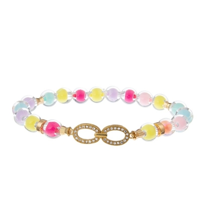 La estrella plástica de la muchacha adolescente gotea color del arco iris de la pulsera con encanto infinito del metal