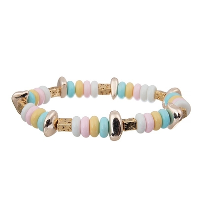 La estrella plástica de la muchacha adolescente gotea color del arco iris de la pulsera con encanto infinito del metal