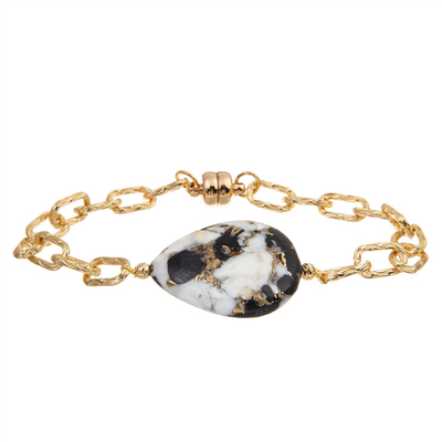 El oro de la joyería plateó la pulsera magnética hecha a mano del brazalete de la alambrada del corchete para las mujeres